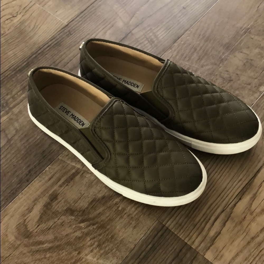 Ecentrc-Q platform sneakers by Steve Madden